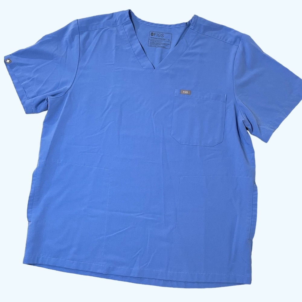 FIGS Chisec Three-Pocket Scrub Top Ceil Blue XL